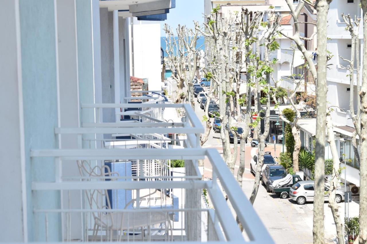 Hotel Ginevra E Residence カットーリカ エクステリア 写真
