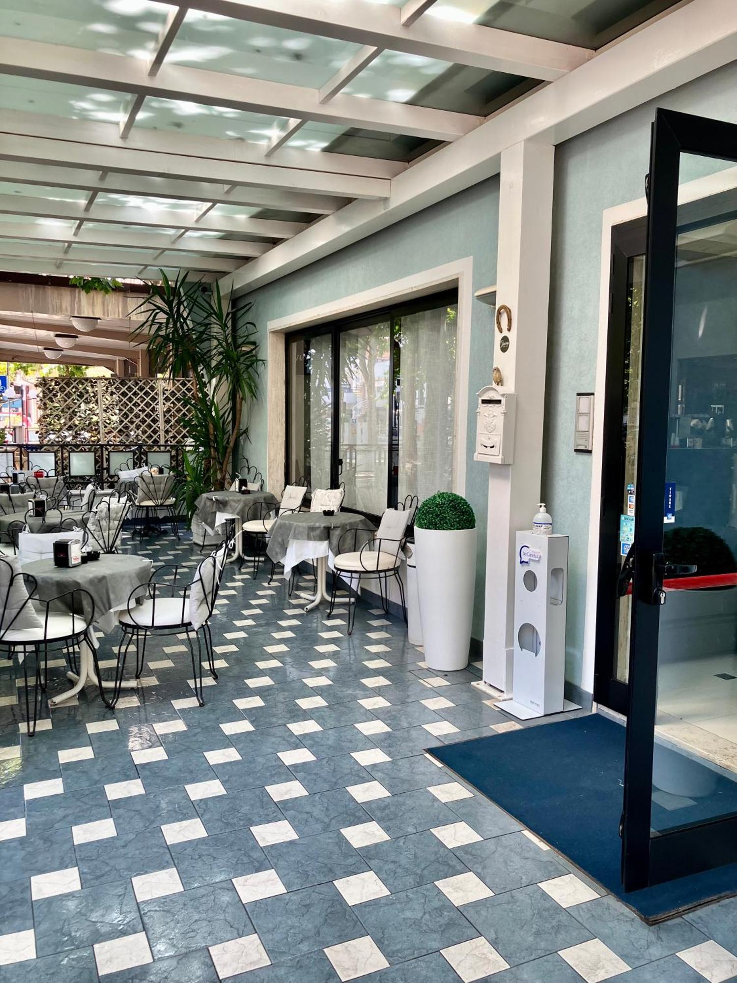 Hotel Ginevra E Residence カットーリカ エクステリア 写真